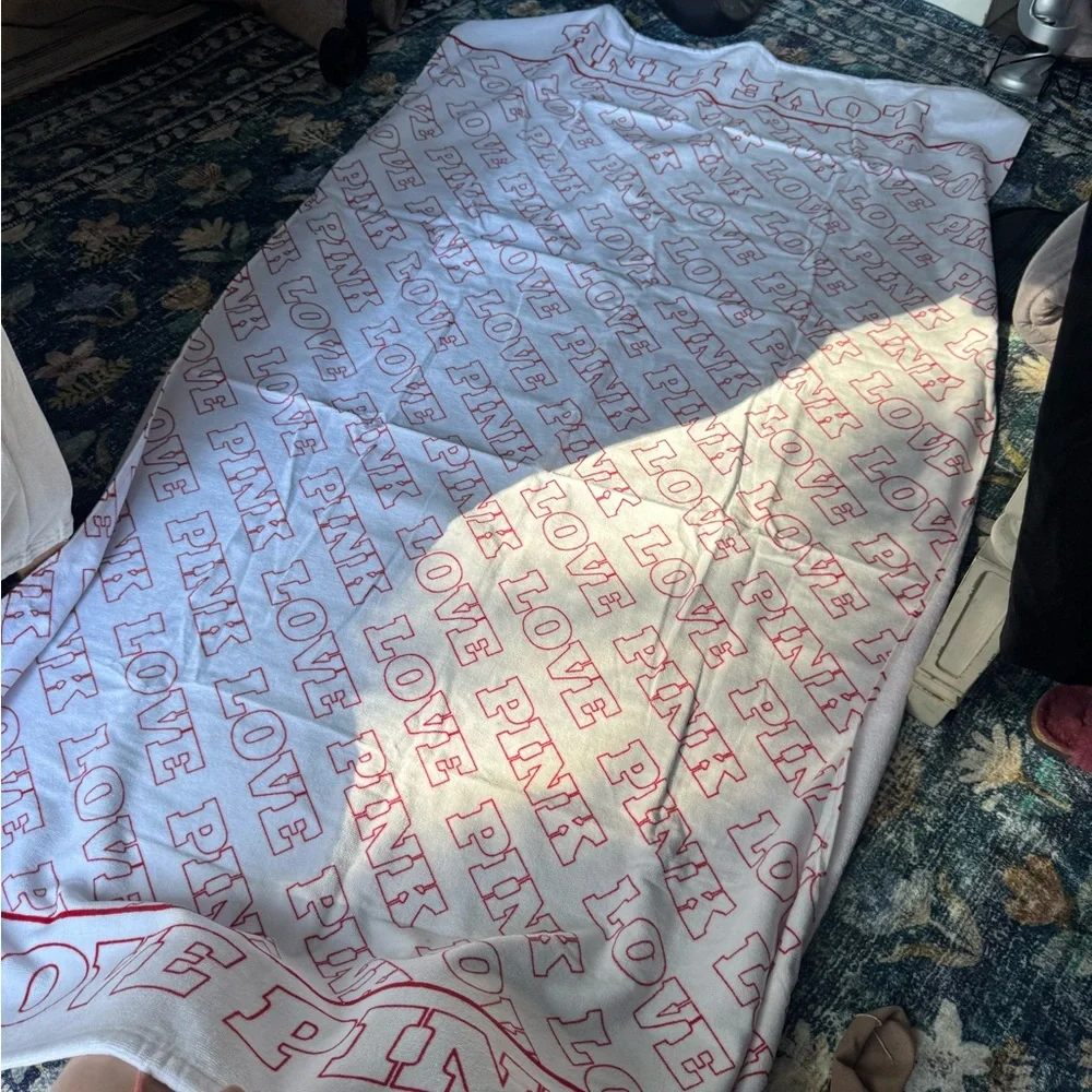 NWT Victoria's Secret PINK Pink and Red Extra Large Beach Towel